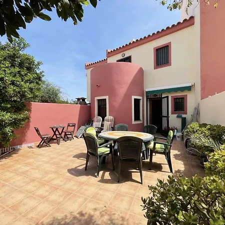 Acogedora Casa A 100m De La Playa